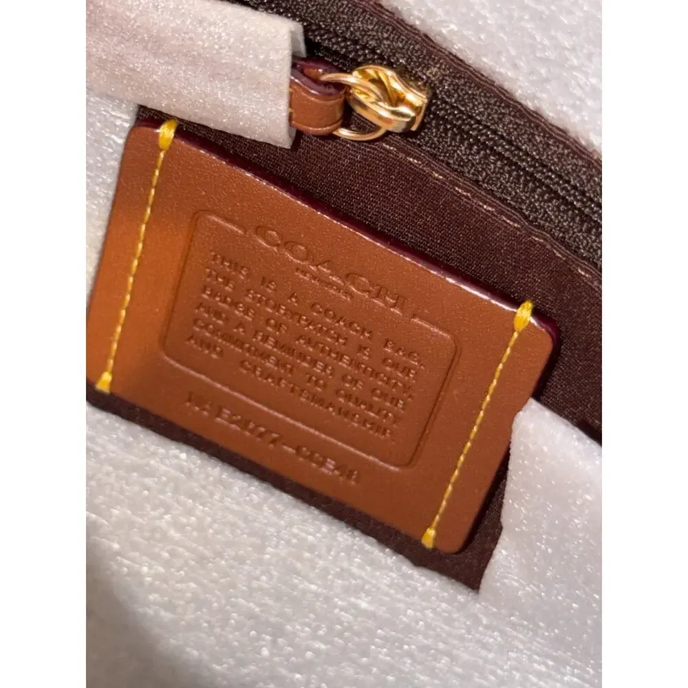 Coach nwt b10
